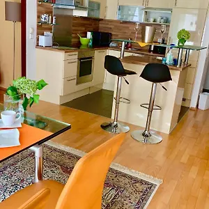 Luxurious Incl Garage And Terrace Wien